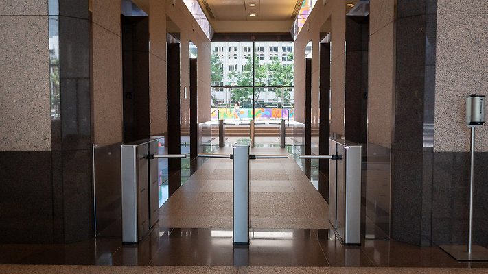 ErnstYoung Lobby-24