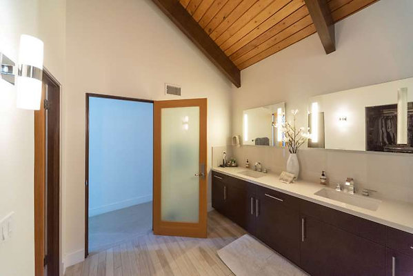 12359 bath 2