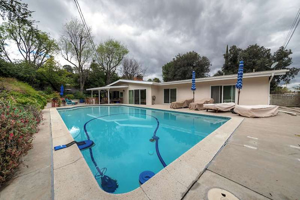 10946 pool 4