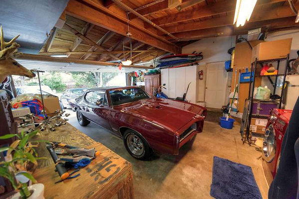 10946 garage 1
