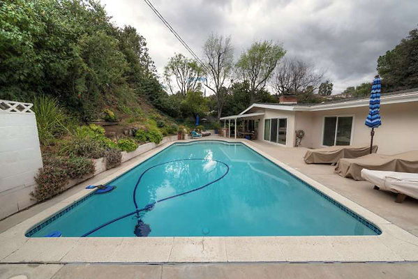 10946 pool 1