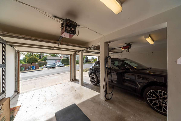 12633 garage 1