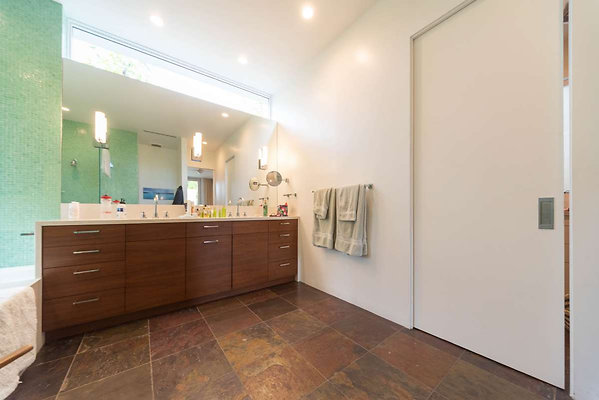 12633 bath 3