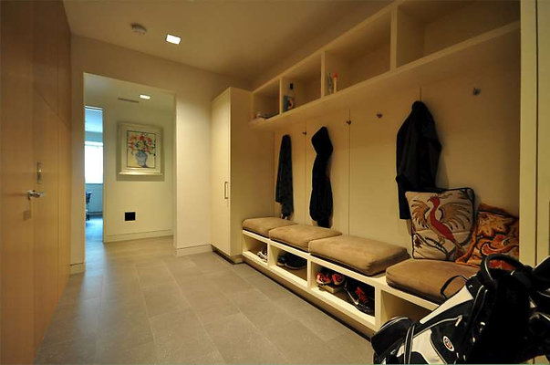 9789 closet 2