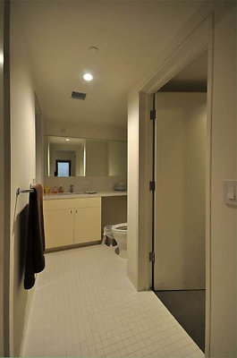 9789 bath 8