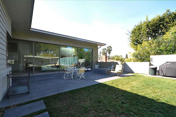 9789 patio 3