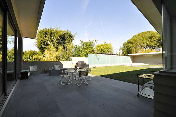9789 patio 4