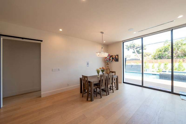 12452 dining 1