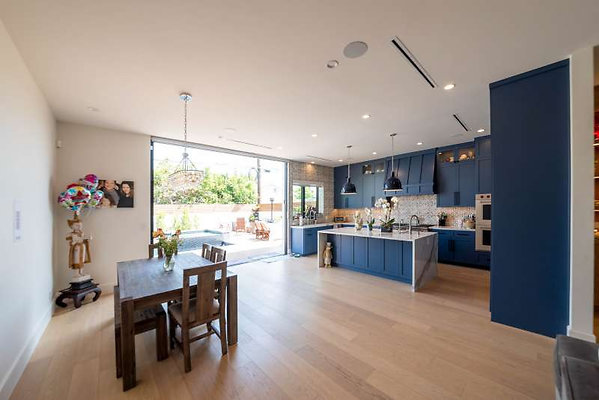 12452 dining 3