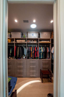 12452 closet 1