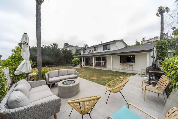 13748 patio 4