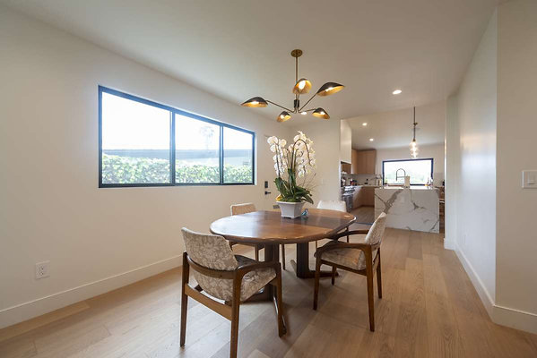 13748 dining 3