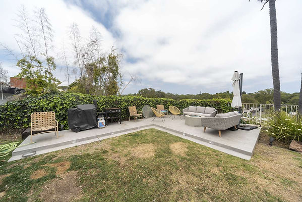 13748 patio 1