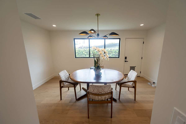 13748 dining 5