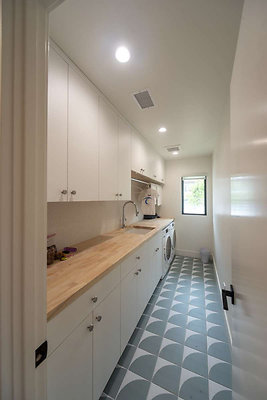 13748 laundry 1