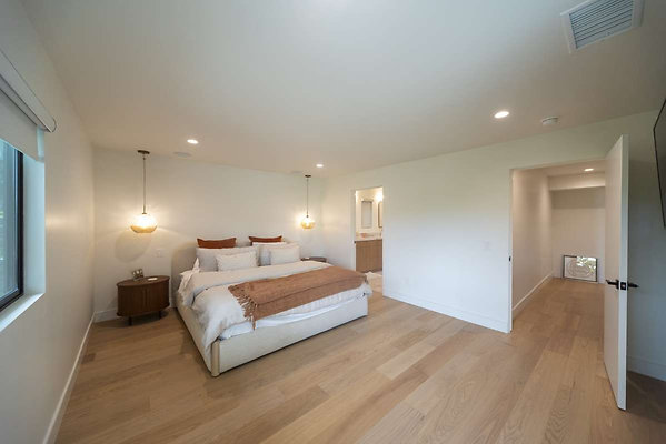 13748 bed 1