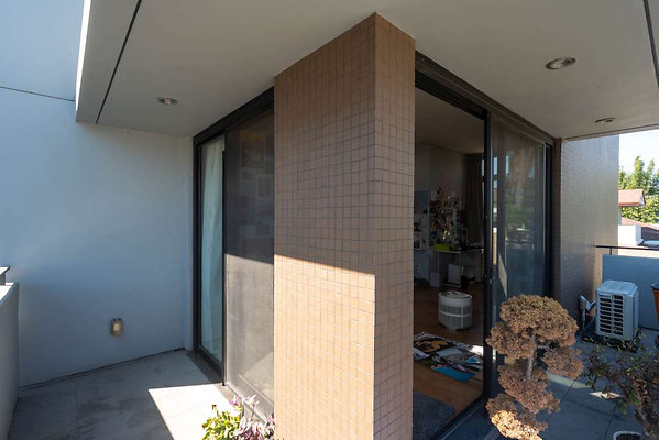 12957 balcony 5