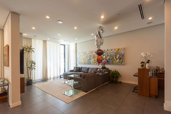 12957 living 5