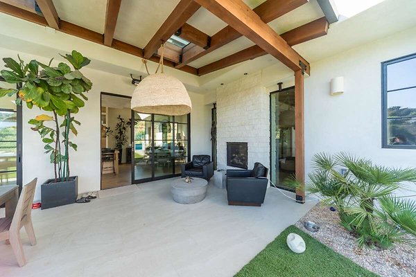 13917 patio 4
