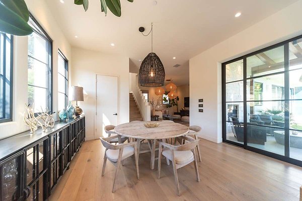13917 dining 4