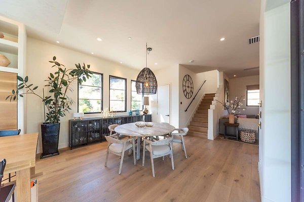 13917 dining 2