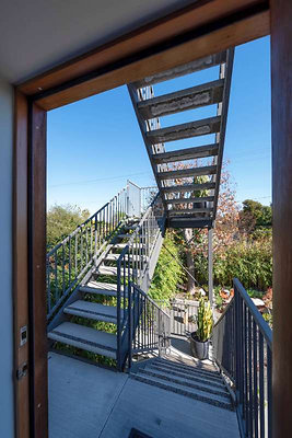 11413 balcony 1