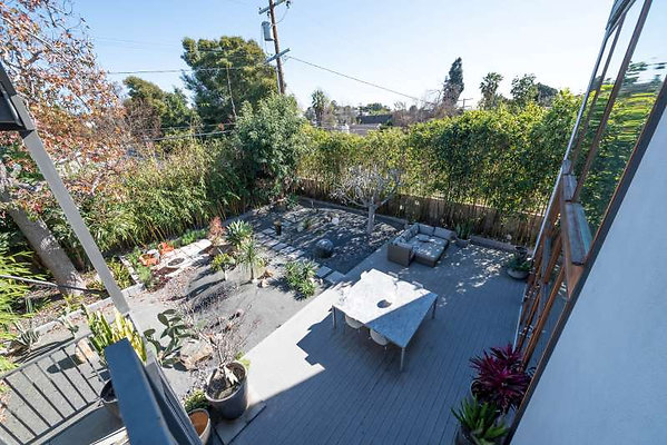 11413 balcony 3