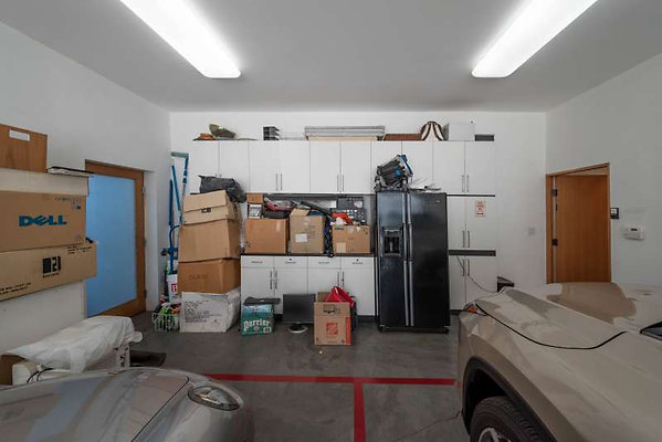 11413 garage 4