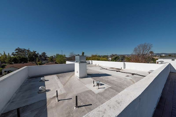 11413 balcony 7