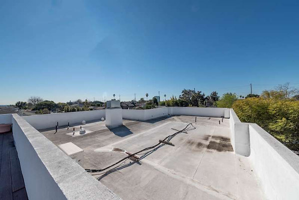 11413 balcony 6