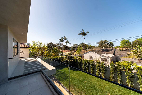 12665 balcony 4