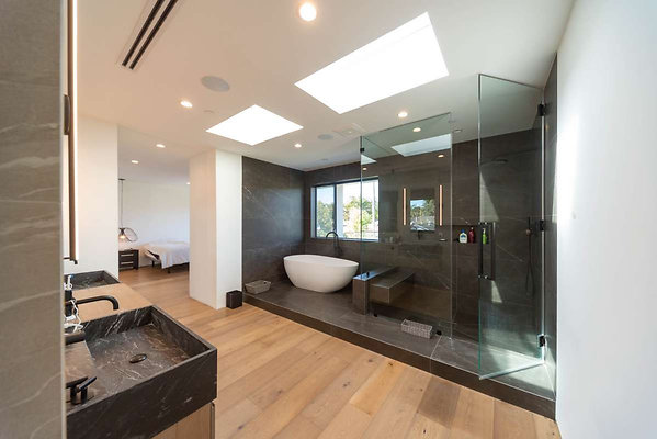 12665 bath 1