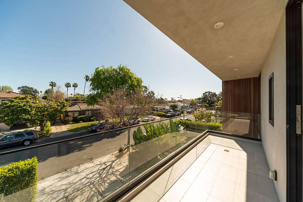 12665 balcony 2
