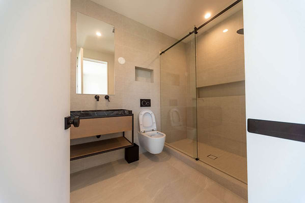 12665 bath 6