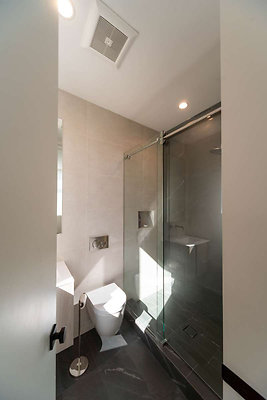 12665 bath 8