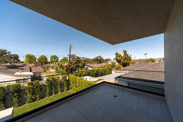 12665 balcony 6
