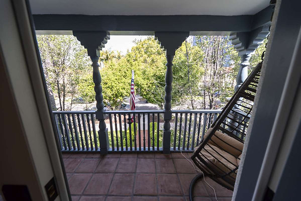 13617 balcony 3