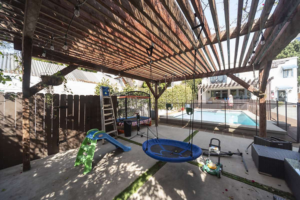13617 patio 4