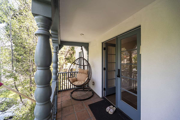 13617 balcony 1