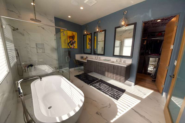 10860 bath 2