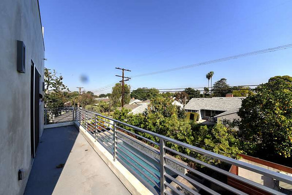 10860 balcony 6