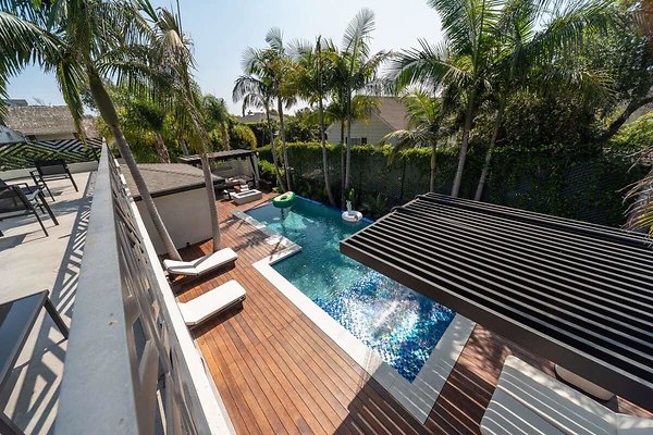 13847 balcony 5