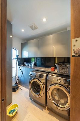 13847 laundry 1