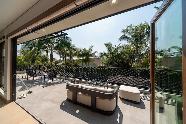 13847 balcony 1