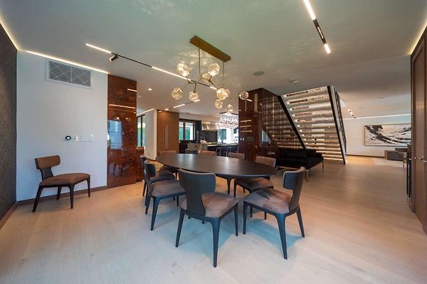 13847 dining 1