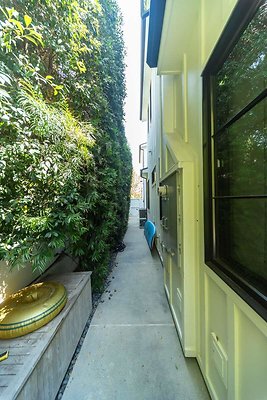 13860 garden 2