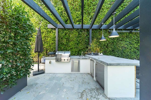 13860 patio 7