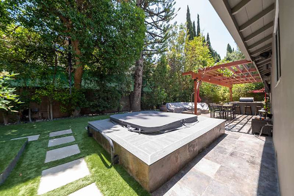 10546 jacuzzi 1