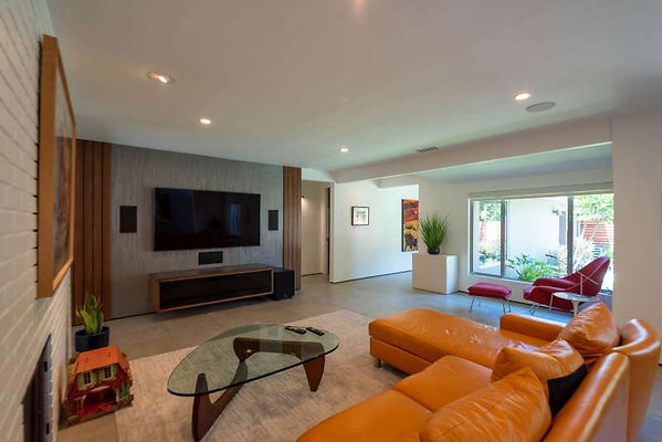 10546 living 3