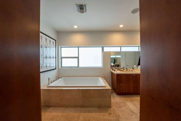 10546 bath 4